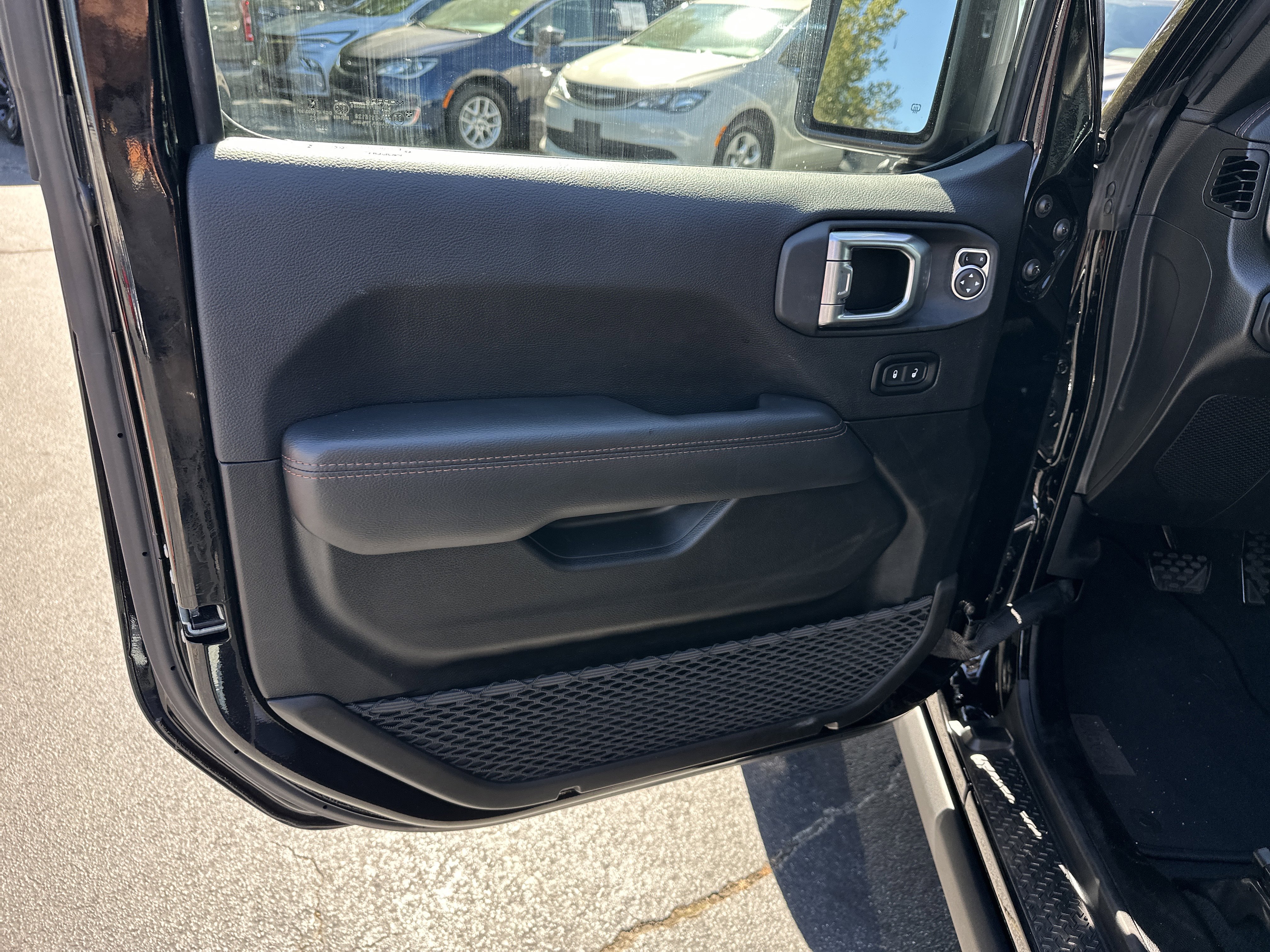 Used 2022 Jeep Gladiator Mojave w/ Trailer Tow Package image 12