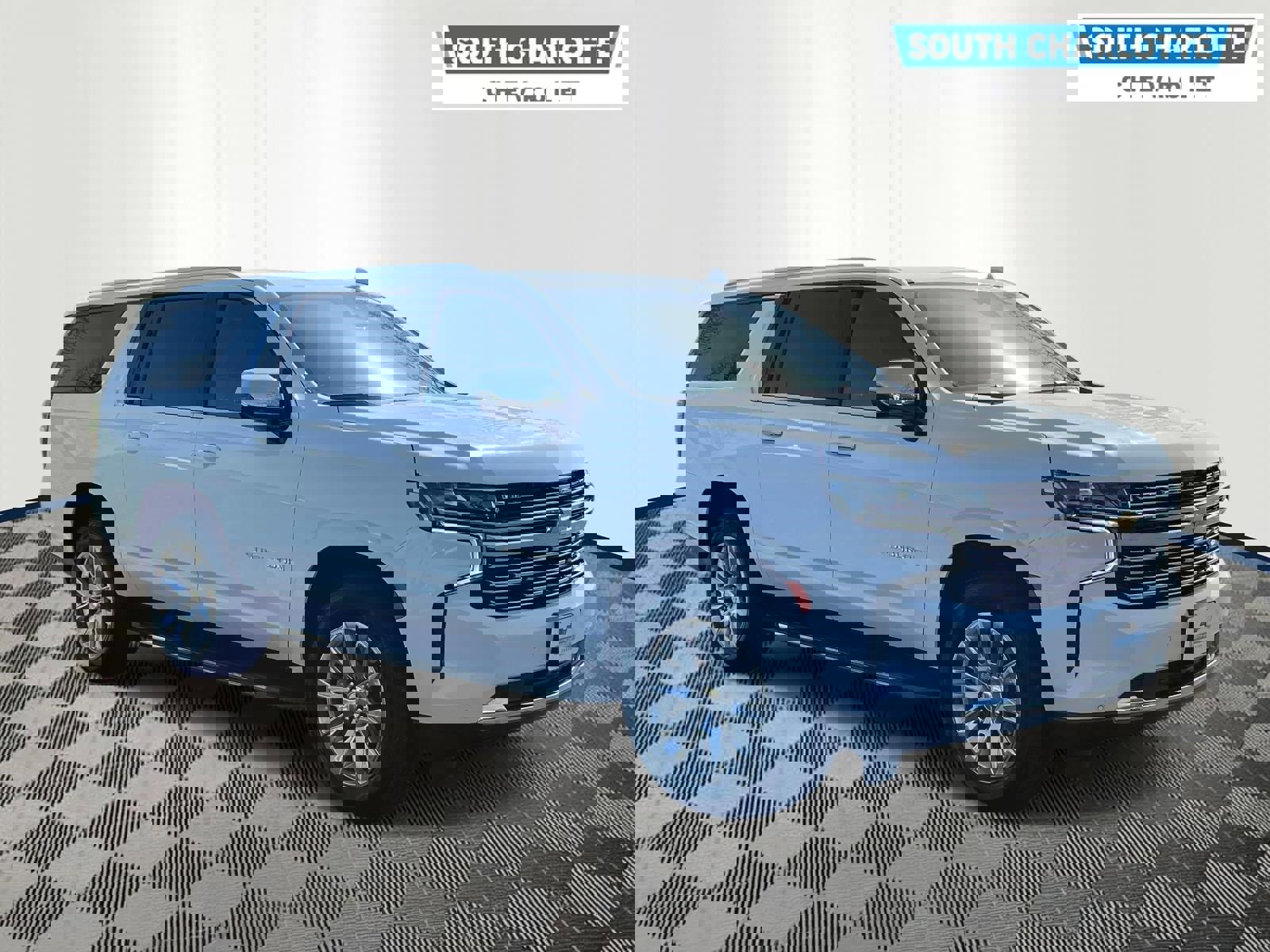 Used 2023 Chevrolet Suburban Premier AWD/4WD image 3