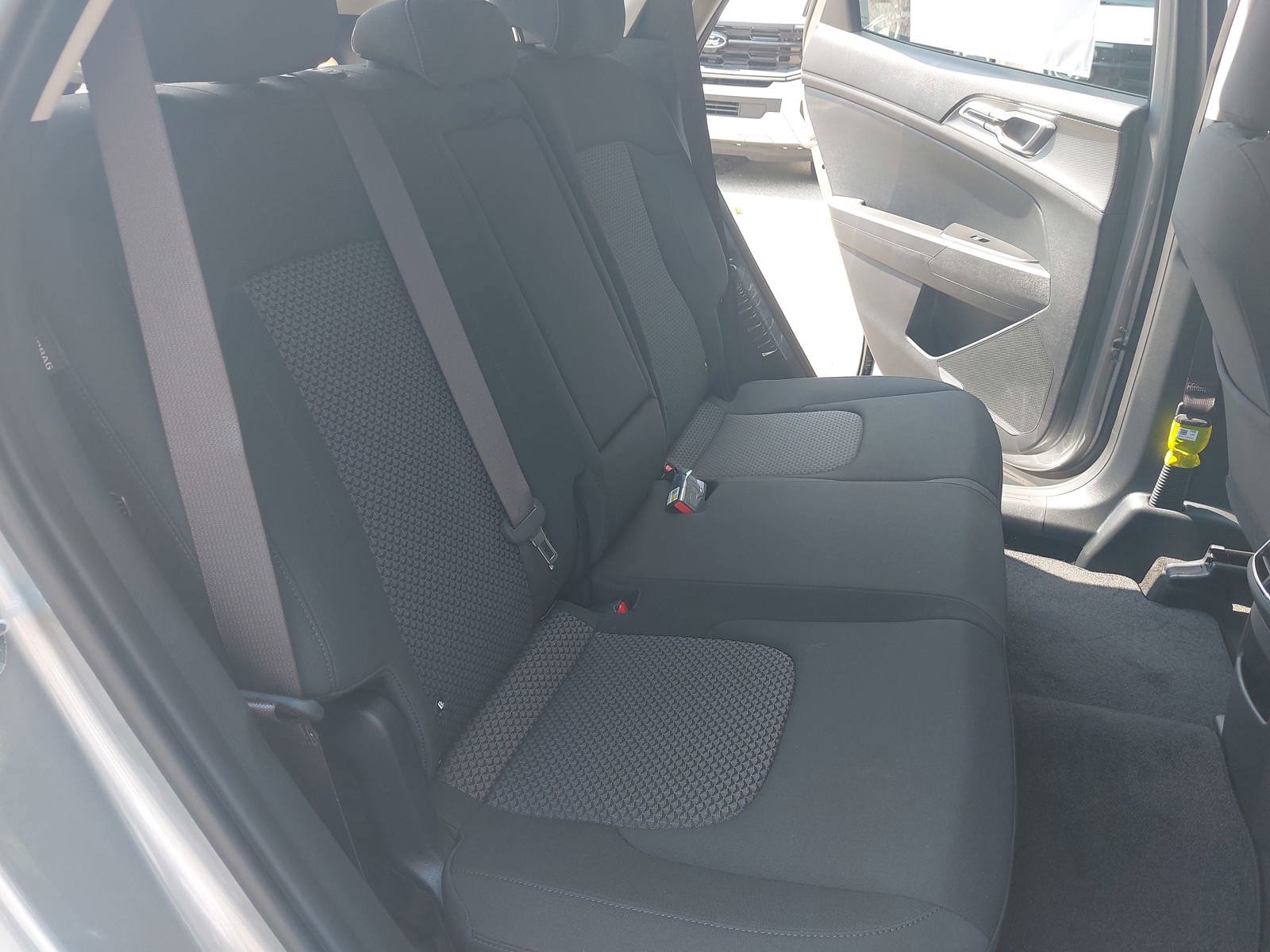 New 2025 Kia Sportage LX FWD image 11