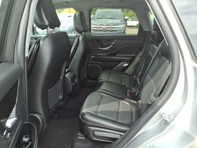 Used 2022 Lincoln Corsair AWD w/ Premium Package image 9