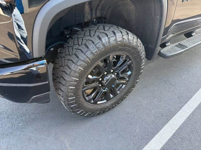 Used 2025 Chevrolet Silverado 2500 Custom w/ Custom Convenience Package image 4