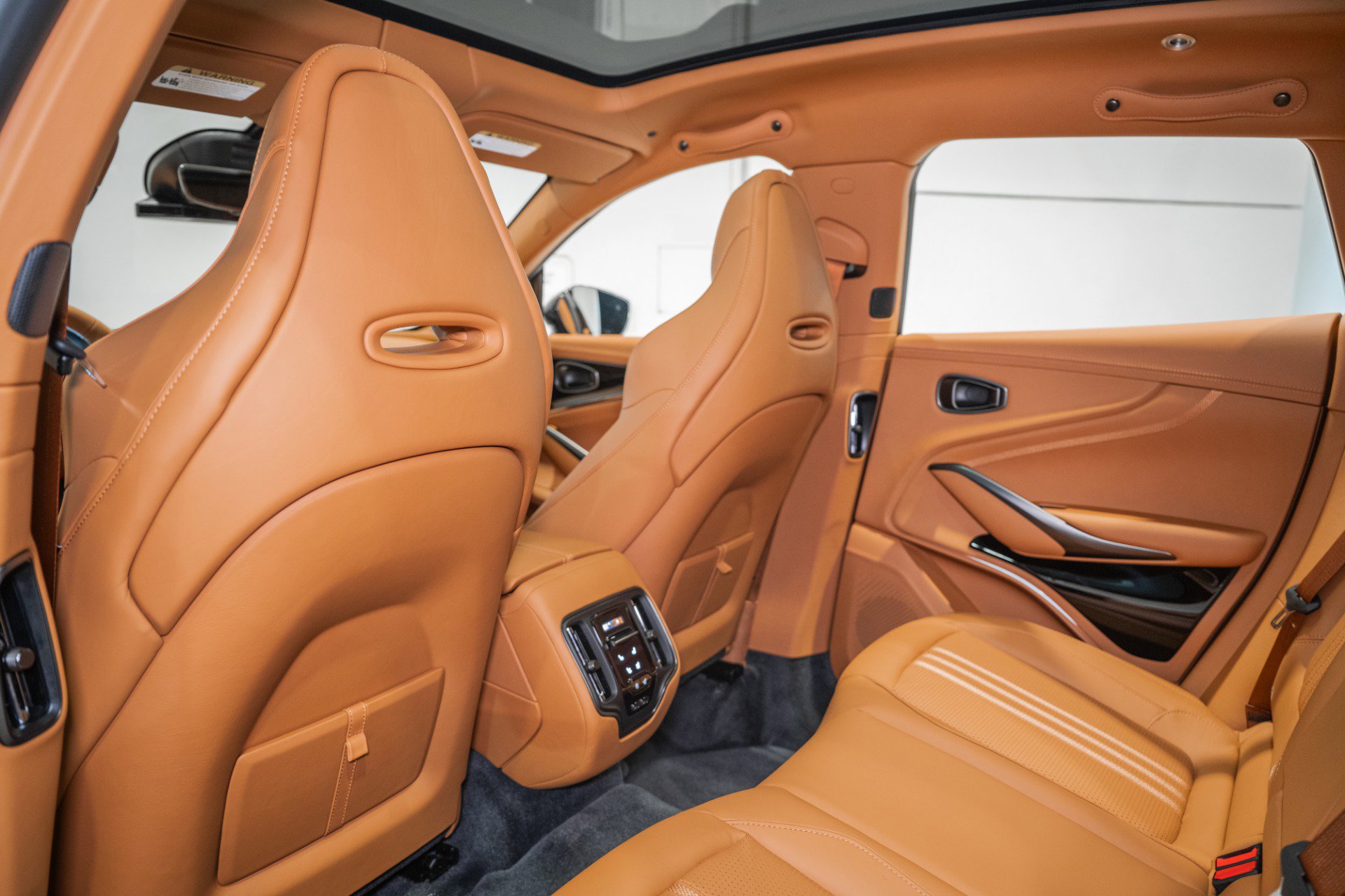 New 2026 Aston Martin DBX 707 image 15