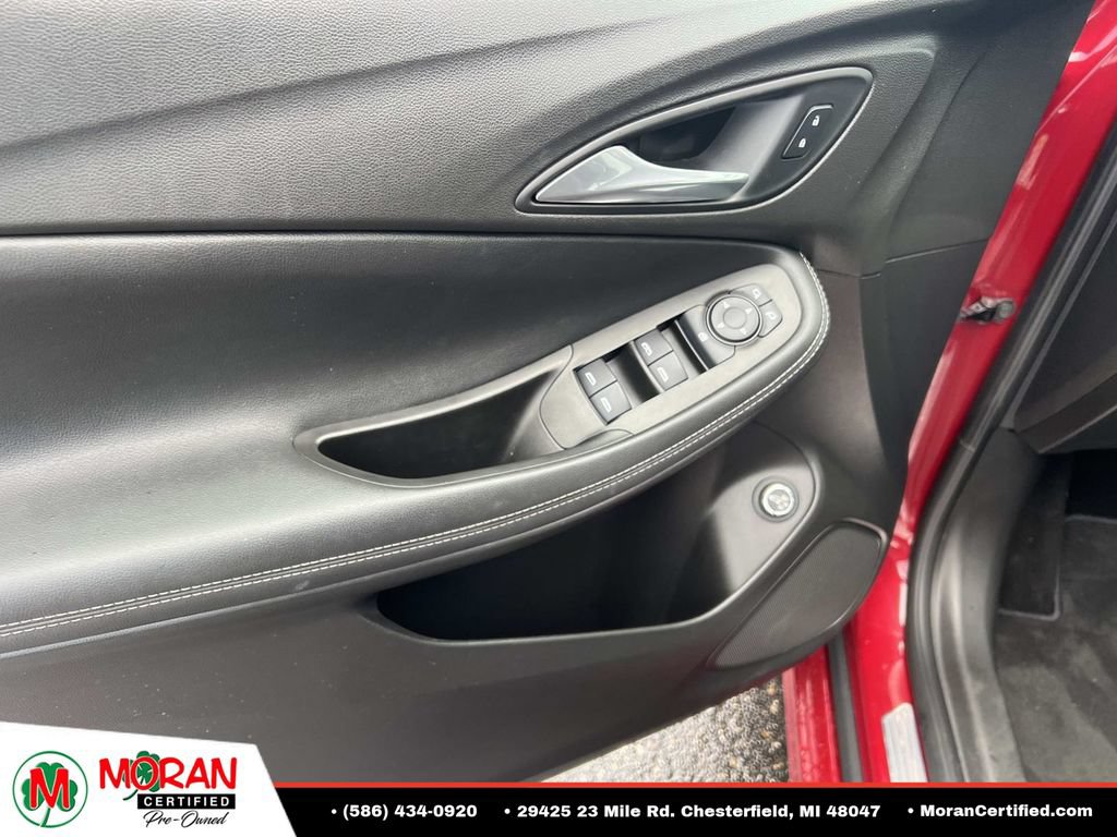 Used 2021 Buick Encore GX Select w/ Sport Touring Package FWD image 13
