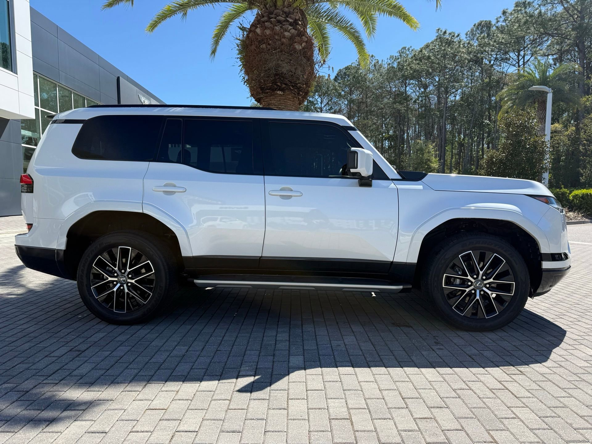 Used 2024 Lexus GX 550 550 Premium+ w/ Accessory Package (Z1) image 5