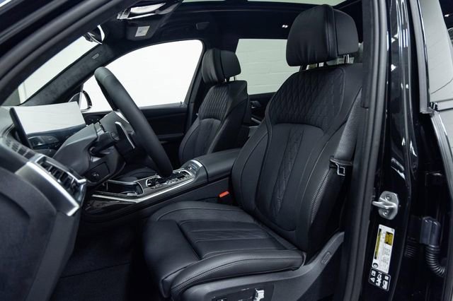 New 2026 BMW X7 M60i image 24