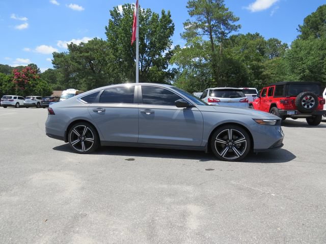 Used 2024 Honda Accord Sport image 2