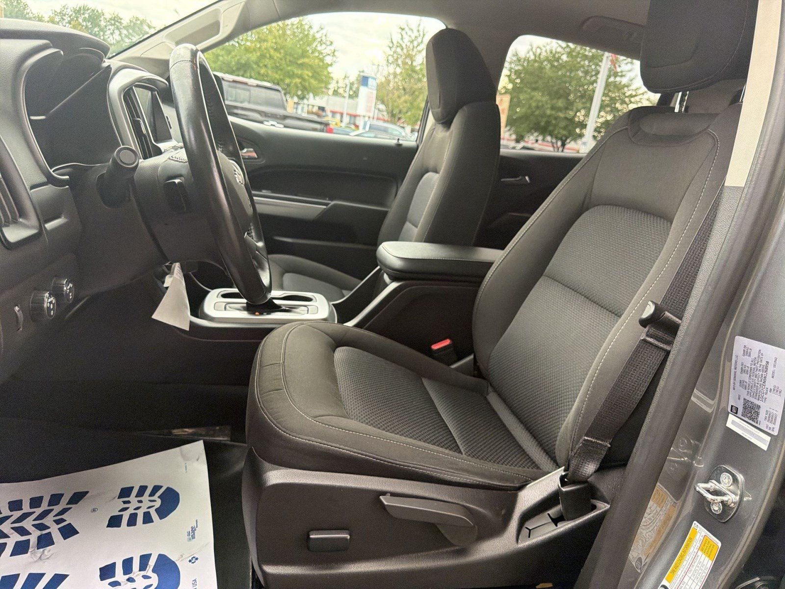 Used 2022 Chevrolet Colorado LT w/ LT Convenience Package AWD/4WD image 13