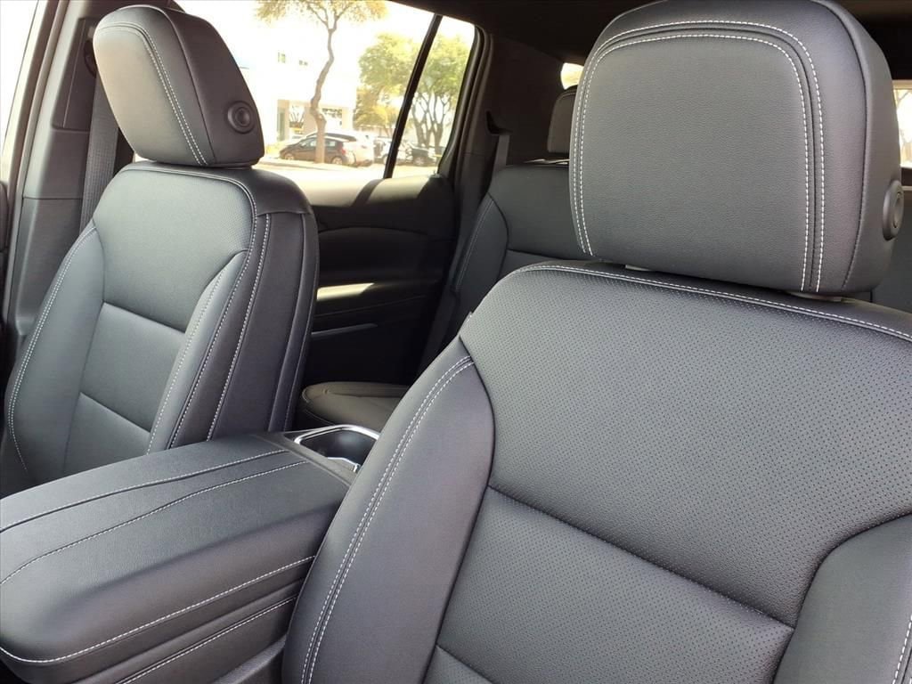 New 2026 Chevrolet Traverse LT w/ Enhanced Driving Package image 11