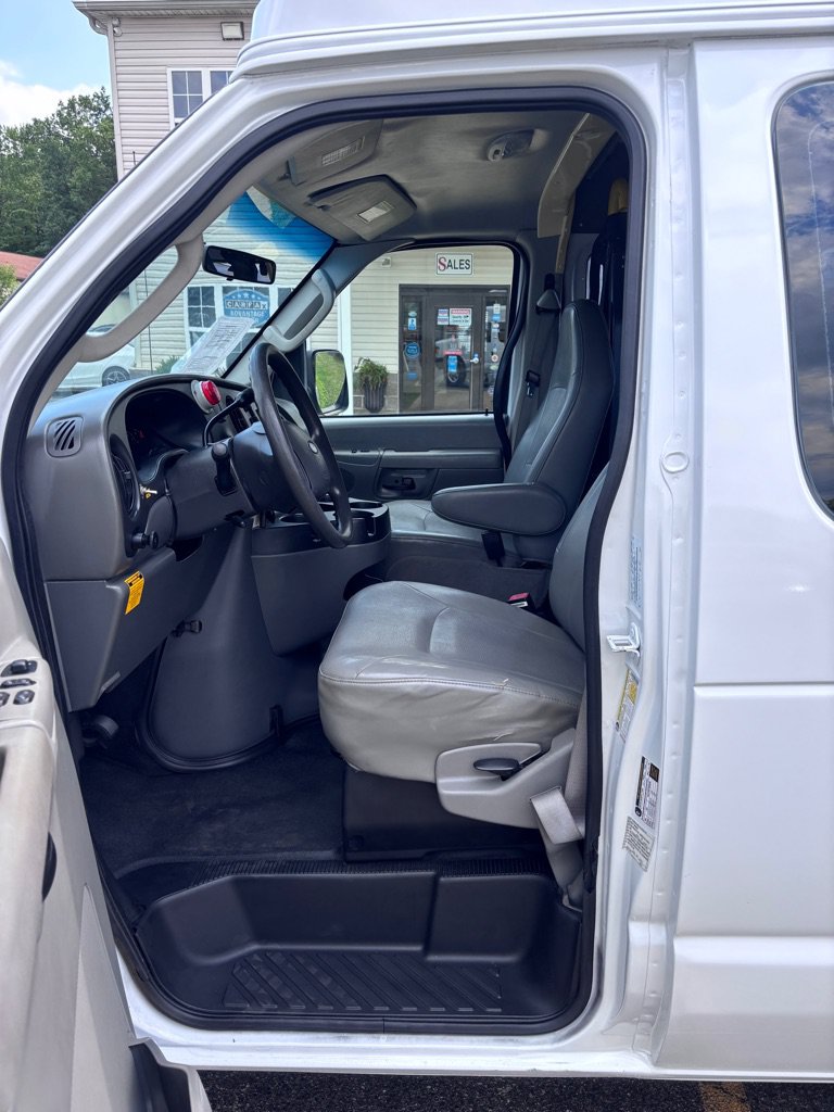 Used 2007 Ford E-250 and Econoline 250 RWD image 9