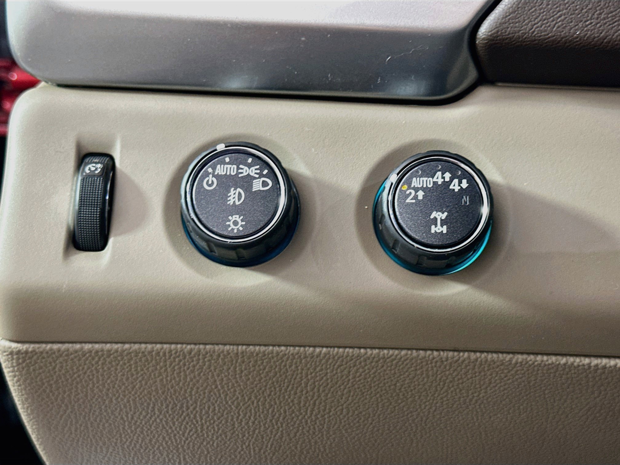 Used 2019 Chevrolet Tahoe LT w/ LT Signature Package AWD/4WD image 17