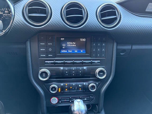 Used 2017 Ford Mustang V6 2dr Fastback image 19