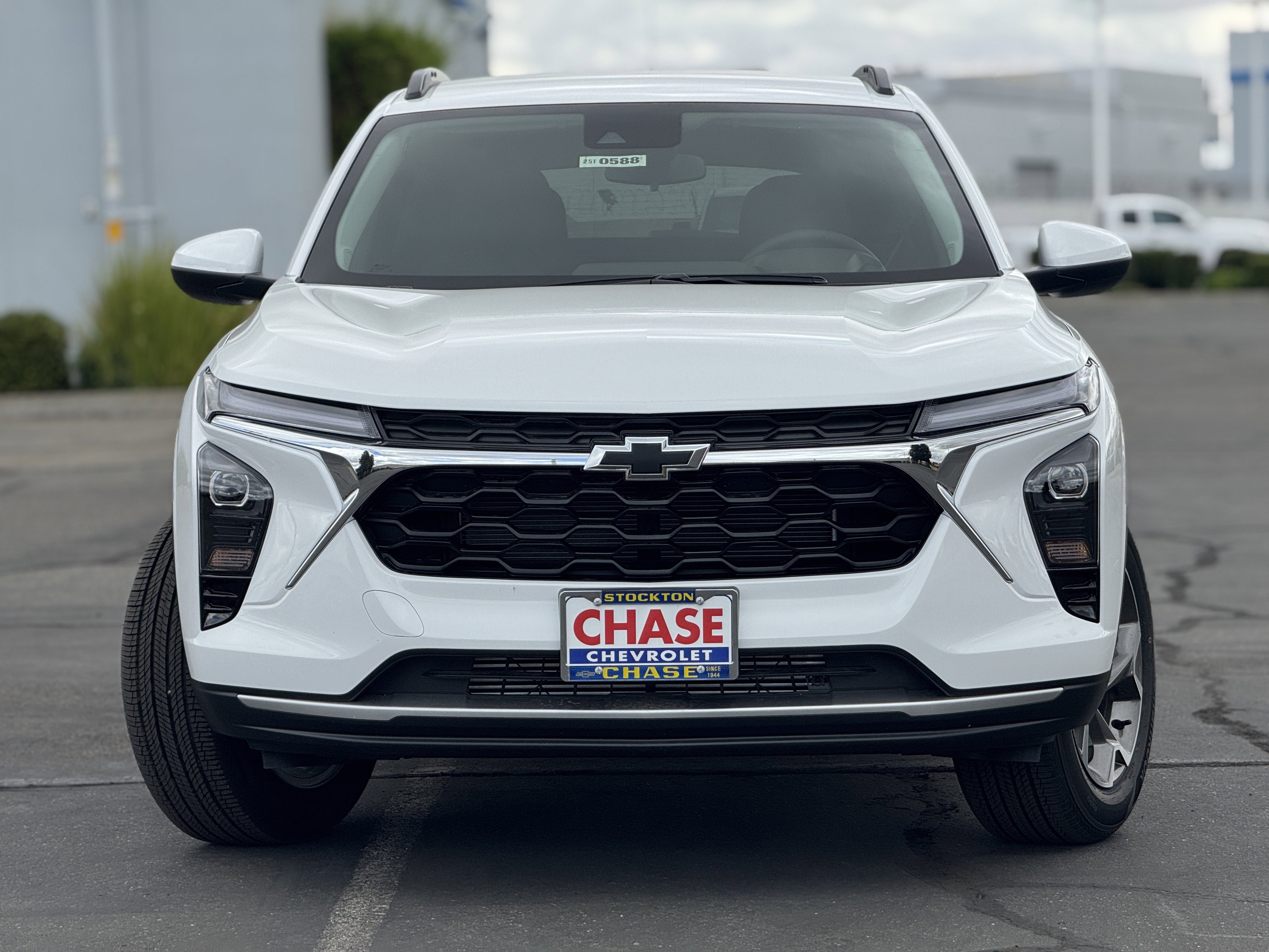 New 2025 Chevrolet Trax LT w/ LT Convenience Package image 2