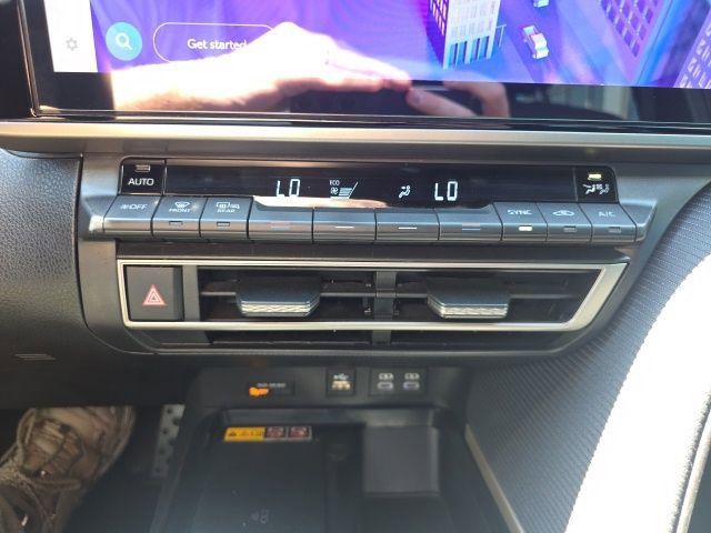 Used 2025 Toyota Camry SE w/ Multimedia Upgrade Package FWD image 19