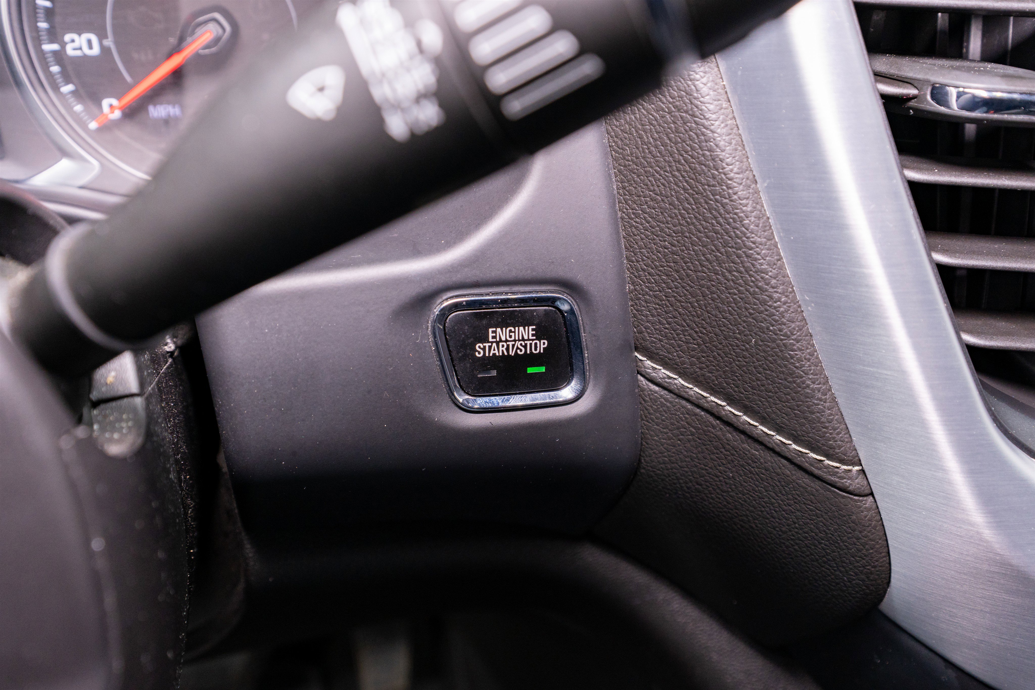 Used 2023 GMC Acadia SLT AWD/4WD image 30