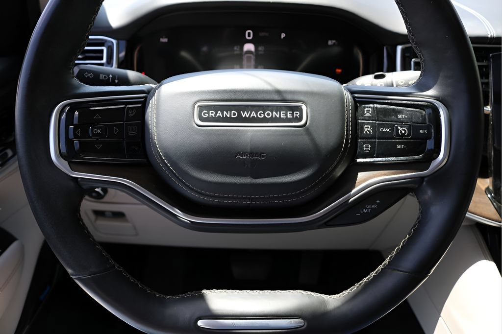 Used 2022 Jeep Grand Wagoneer Series II w/ Premium Group II AWD/4WD image 25