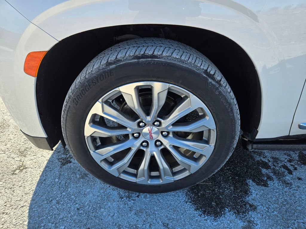 Used 2022 GMC Yukon XL Denali w/ Denali Premium Package image 32