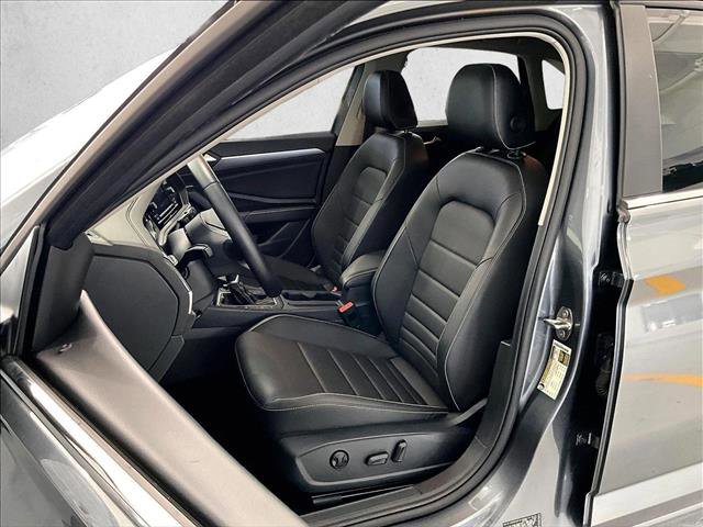 Used 2024 Volkswagen Jetta SE FWD image 27