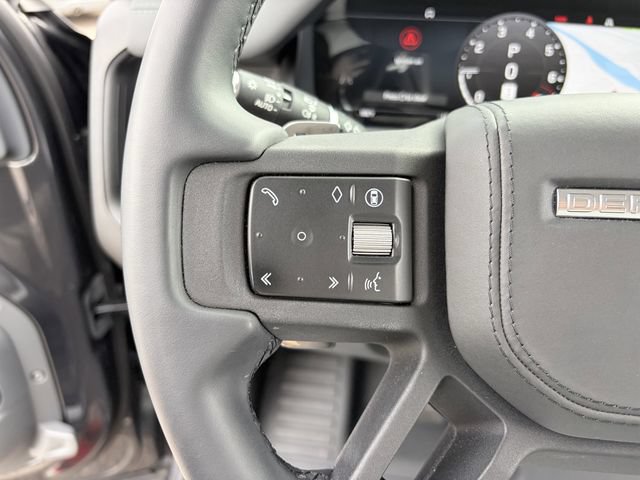 Used 2025 Land Rover Defender 110 V8 AWD/4WD image 8