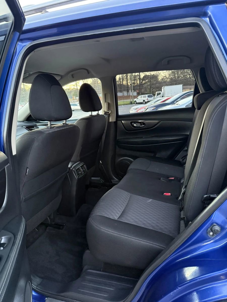 Used 2019 Nissan Rogue SV w/ Premium Package FWD image 10