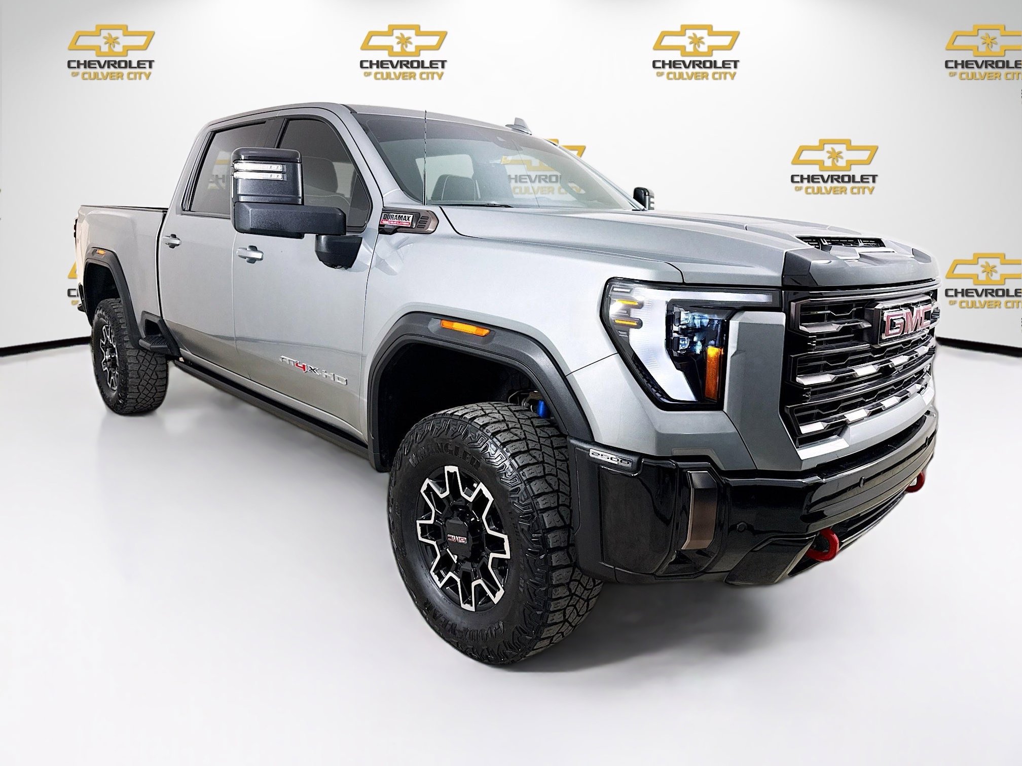 Used 2024 GMC Sierra 2500 AT4X image 1