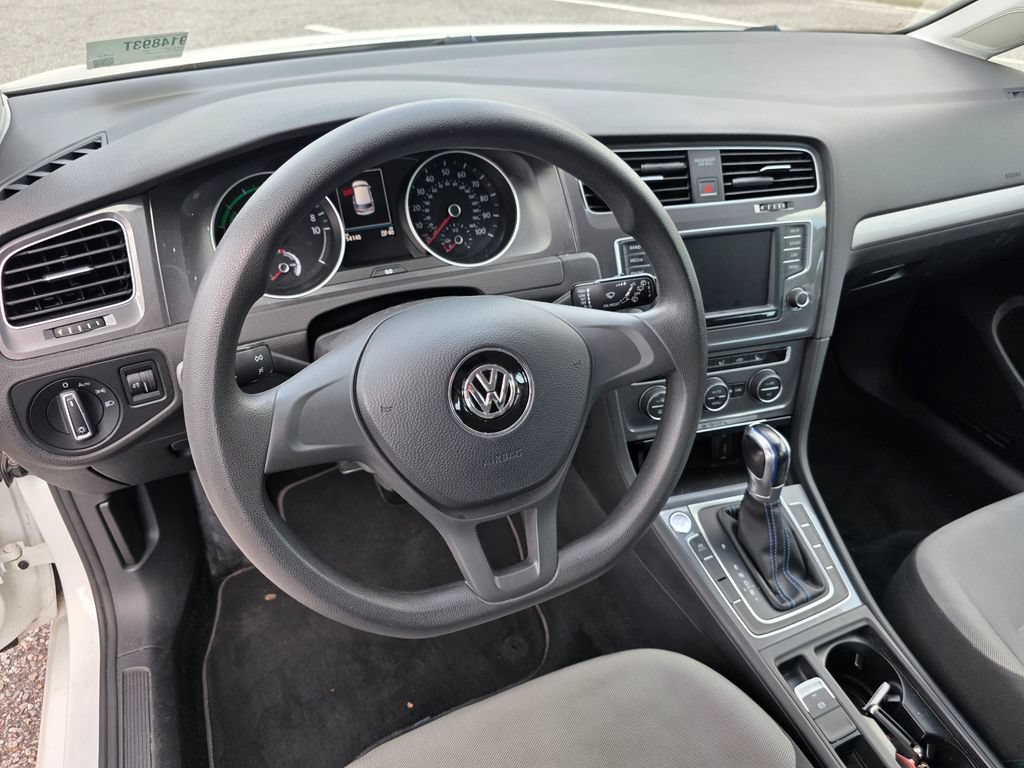 Used 2016 Volkswagen e-Golf SE w/ DC Fast Charging Package FWD image 16