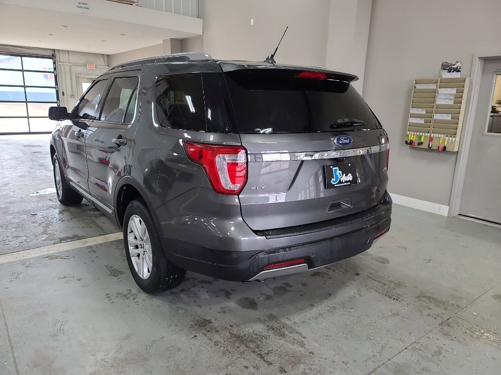 Used 2019 Ford Explorer XLT w/ Equipment Group 201A image 7
