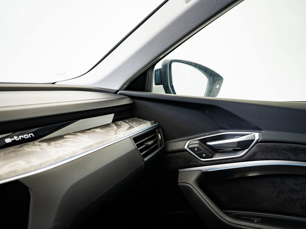 Used 2021 Audi e-tron Prestige w/ Prestige Package image 33