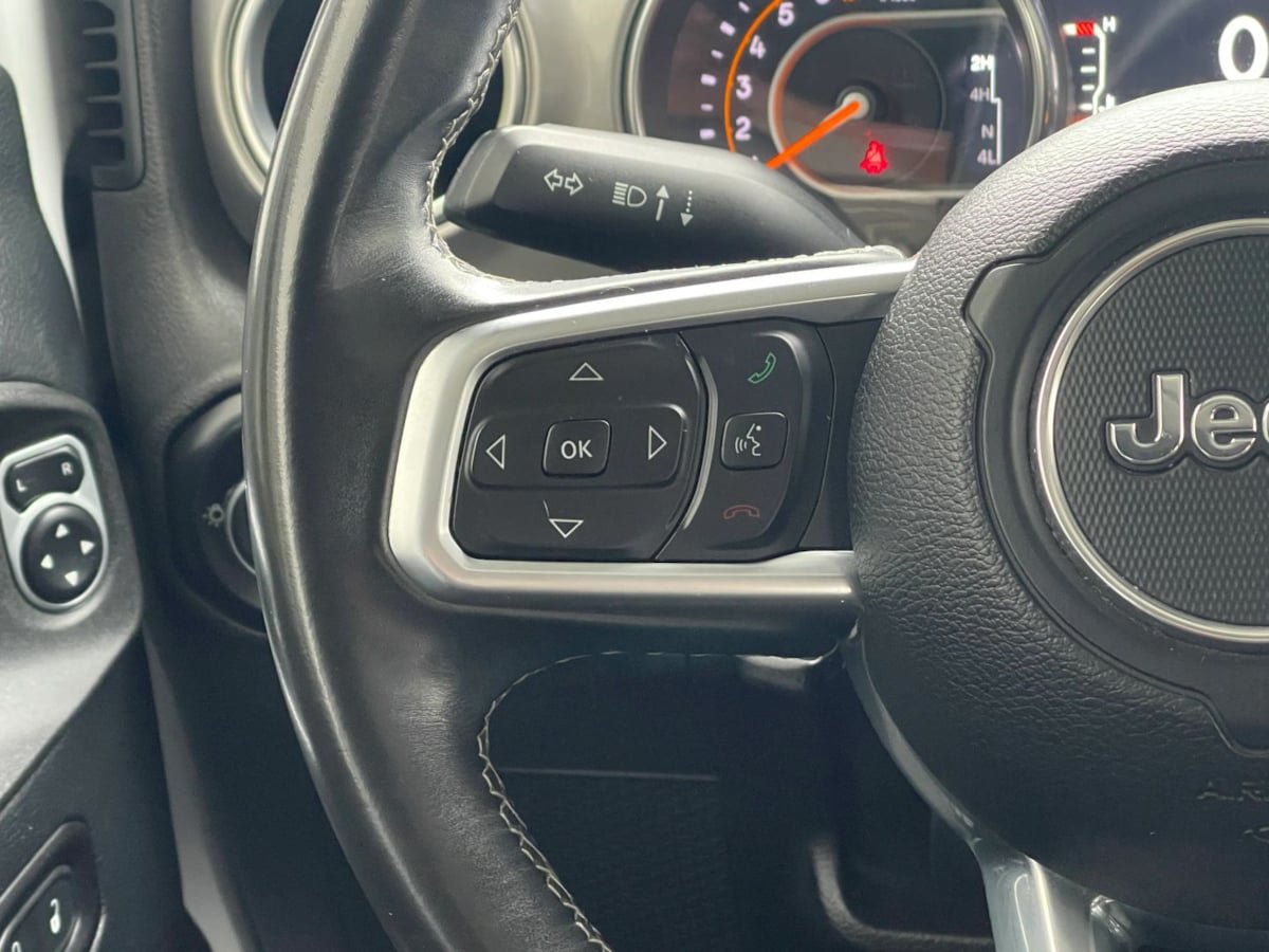 Used 2019 Jeep Wrangler Unlimited Sahara AWD/4WD image 26