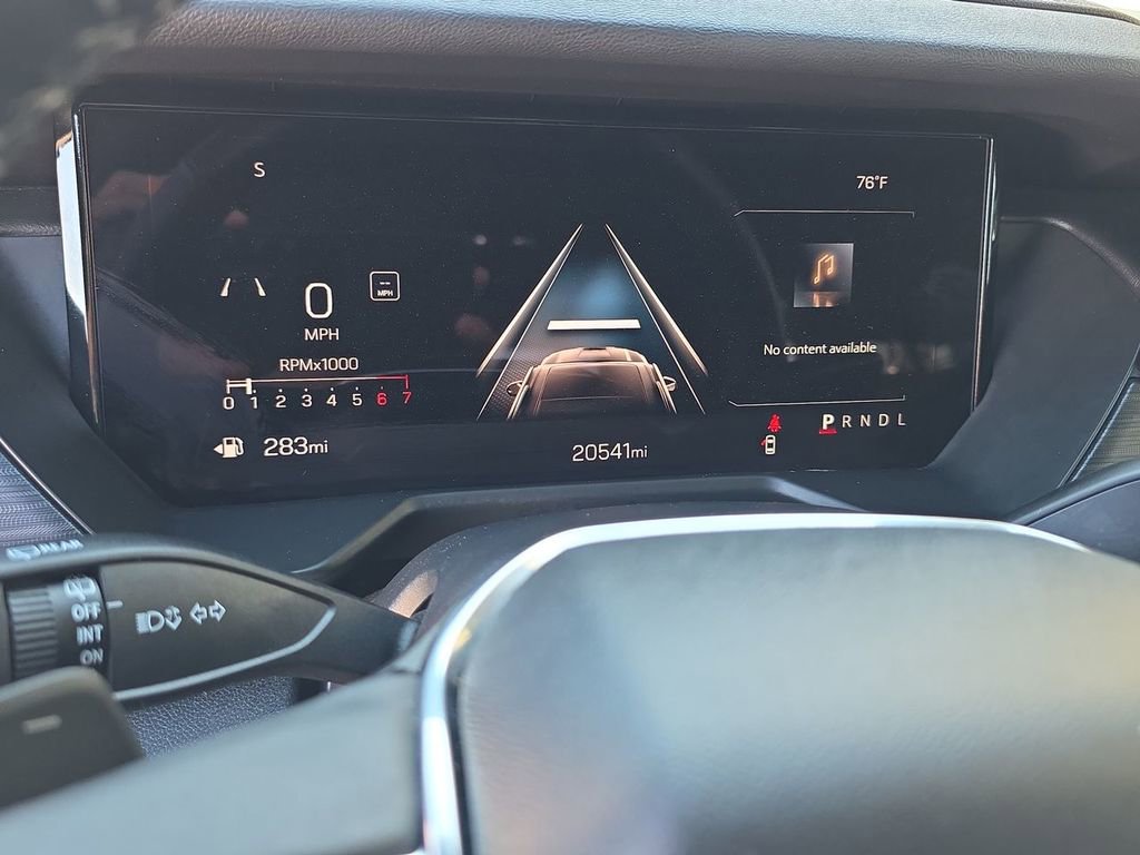 Used 2025 GMC Acadia Elevation image 12