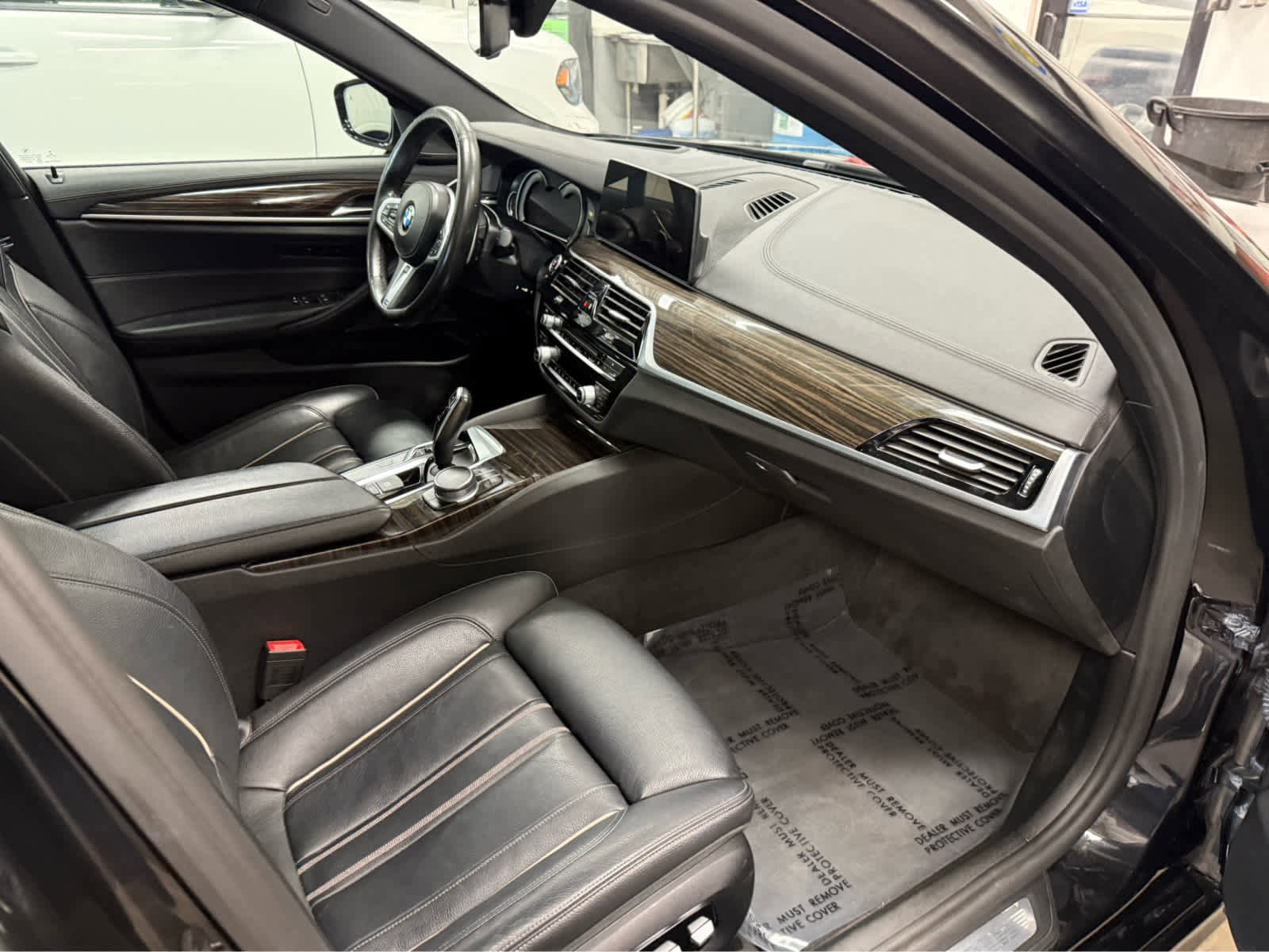 Used 2018 BMW M550i xDrive image 11