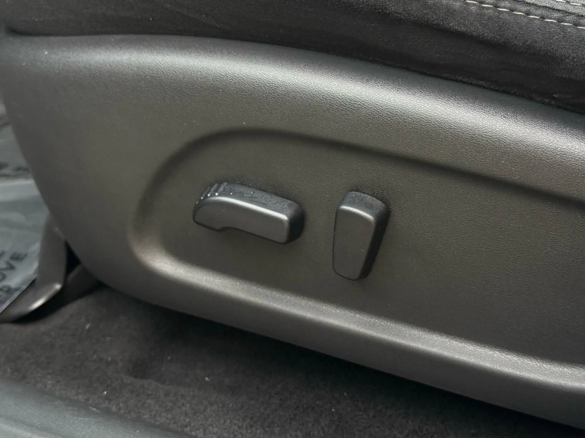 Used 2016 Nissan Pathfinder SV image 19