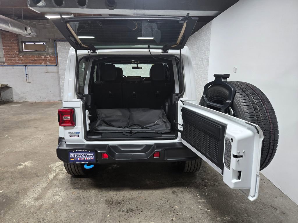 Used 2023 Jeep Wrangler Unlimited Sahara w/ Cold Weather Group AWD/4WD image 45
