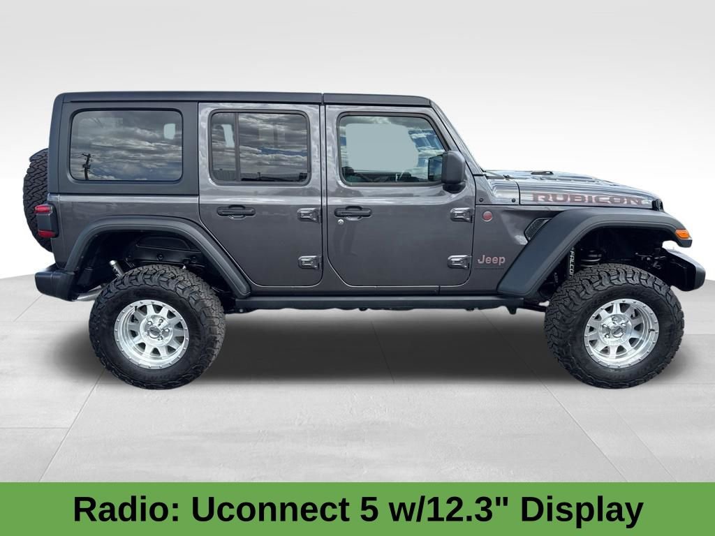 Used 2025 Jeep Wrangler Unlimited Rubicon w/ Convenience Group AWD/4WD image 9