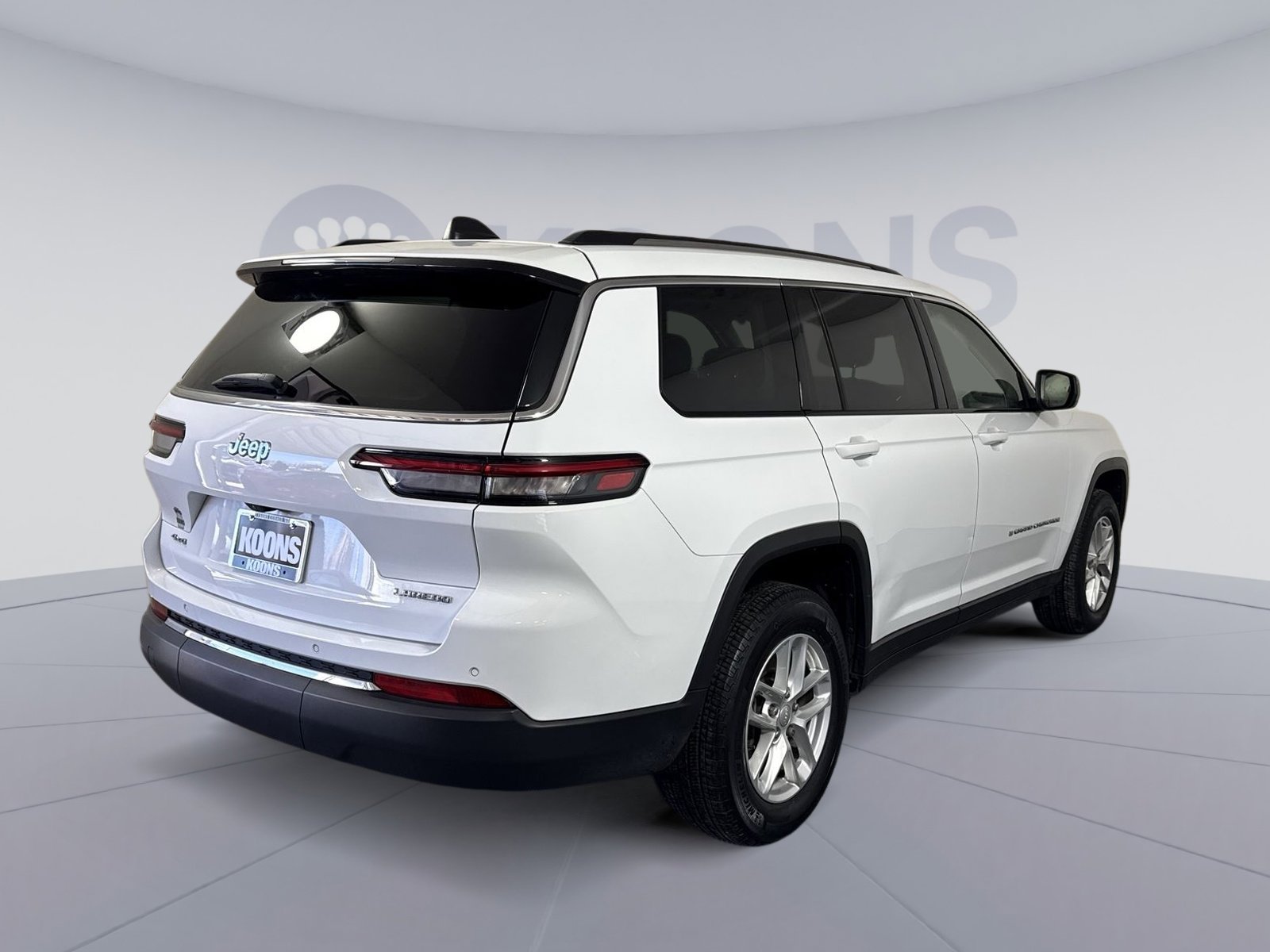 Used 2023 Jeep Grand Cherokee L Laredo image 7