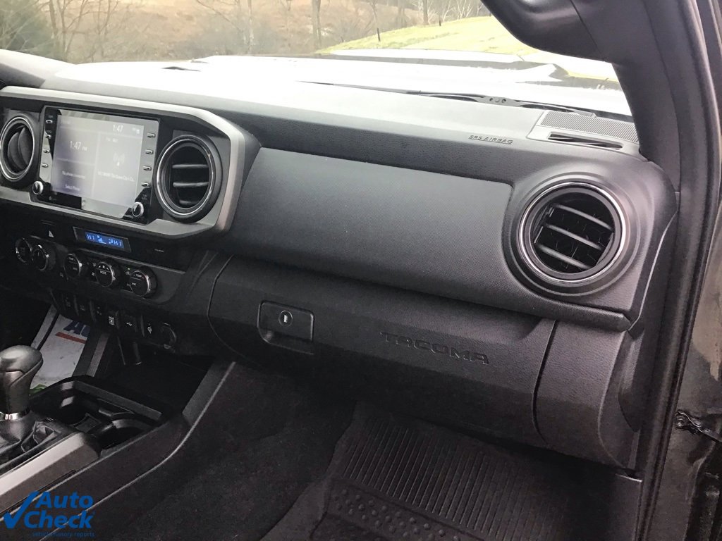 Used 2021 Toyota Tacoma TRD Sport w/ Technology Package image 19