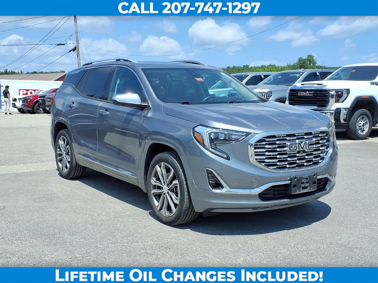 Used 2020 GMC Terrain Denali w/ Denali Premium Package AWD/4WD image 3