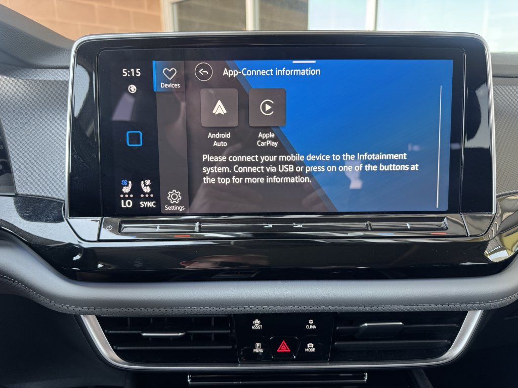 Used 2024 Volkswagen Atlas Peak Edition SE AWD/4WD image 19