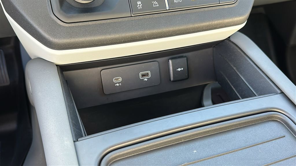 Used 2021 Land Rover Defender 110 SE image 18