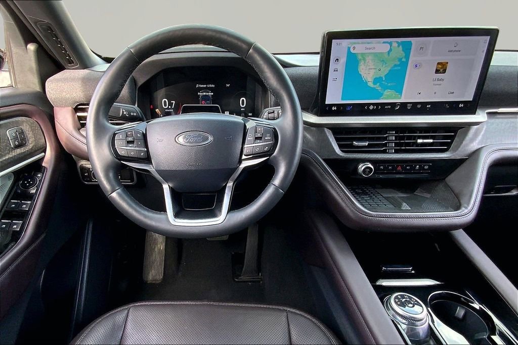 Used 2025 Ford Explorer Platinum w/ LUX Leather Package image 8