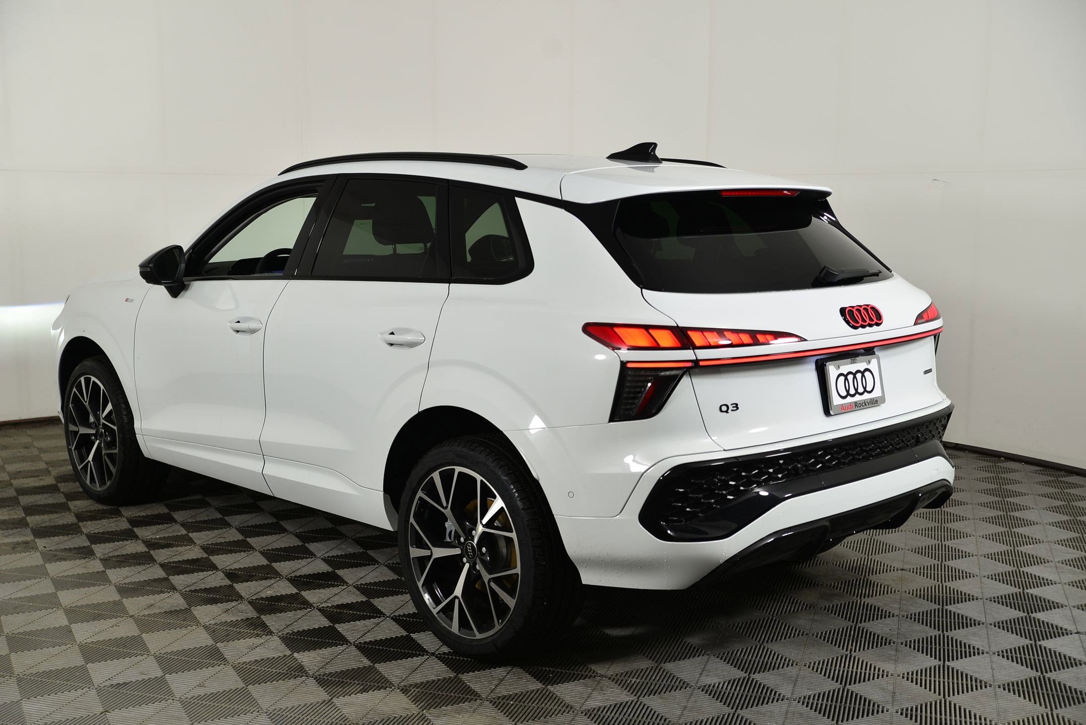 New 2026 Audi Q3 quattro 2.0T image 3