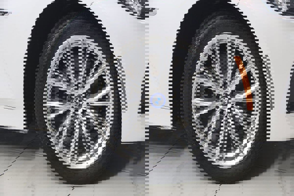 Used 2023 BMW 330e xDrive w/ Premium Package image 15