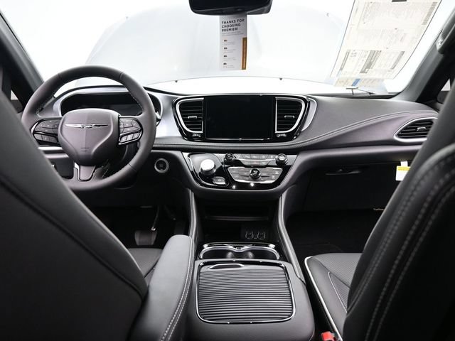 New 2025 Chrysler Pacifica Limited FWD image 24