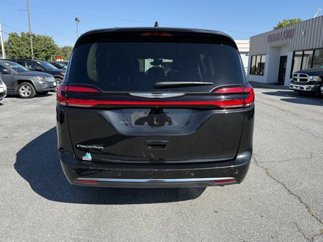 Certified 2021 Chrysler Pacifica Touring-L image 6