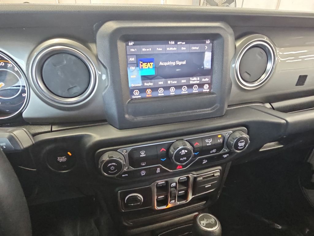 Used 2020 Jeep Wrangler Unlimited Sahara AWD/4WD image 19