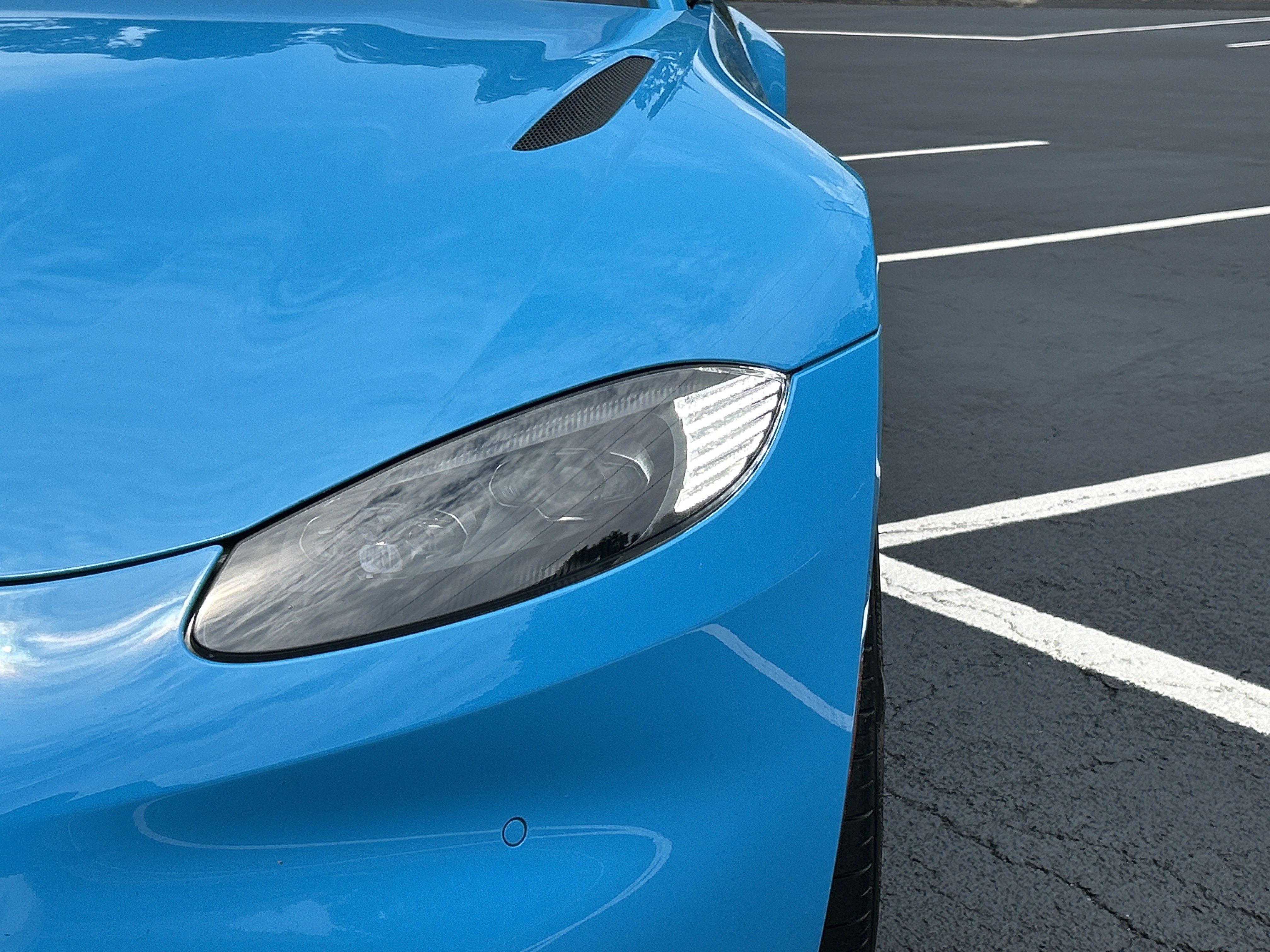 Used 2023 Aston Martin V8 Vantage Coupe RWD image 5