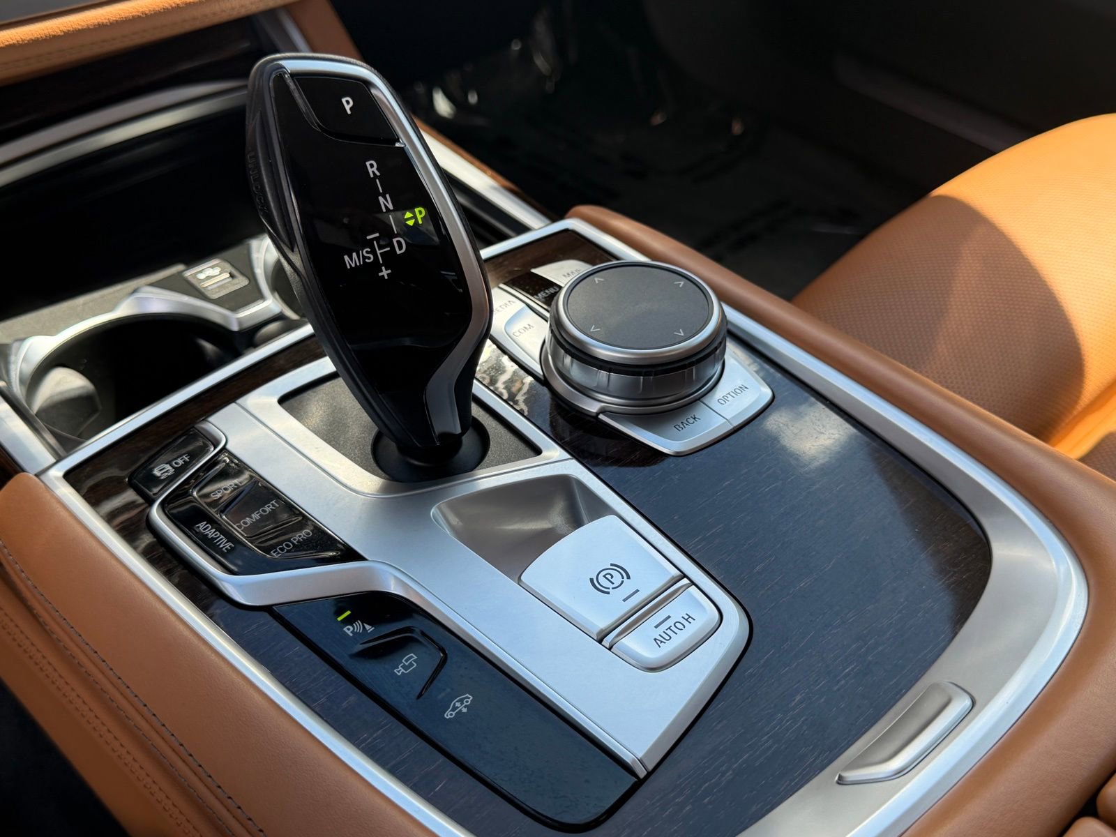 Certified 2022 BMW 750i xDrive image 31