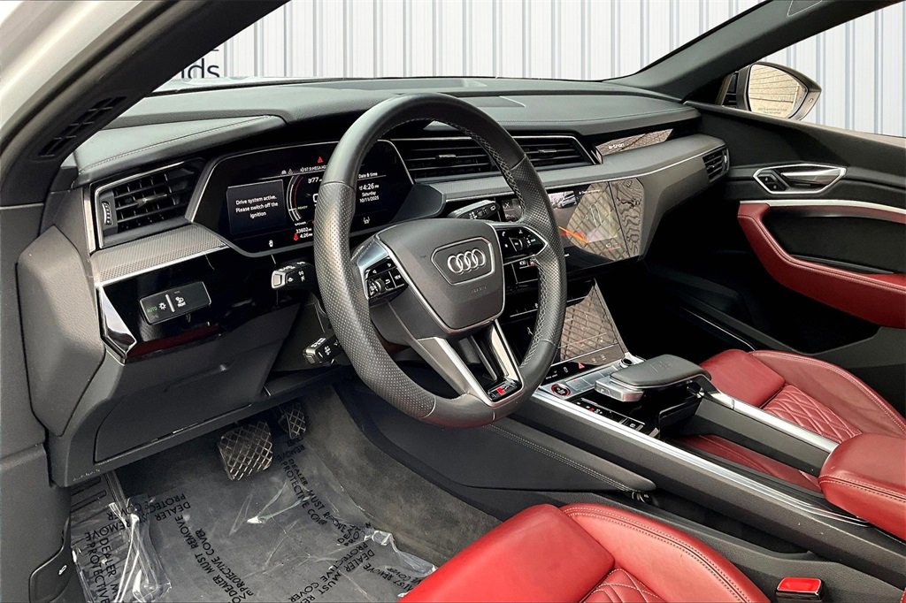 Used 2022 Audi e-tron S Premium Plus w/ 21" Black Optic Package image 17