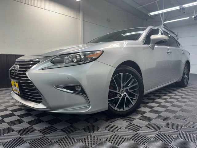 Used 2016 Lexus ES 350 w/ Navigation System Package image 2