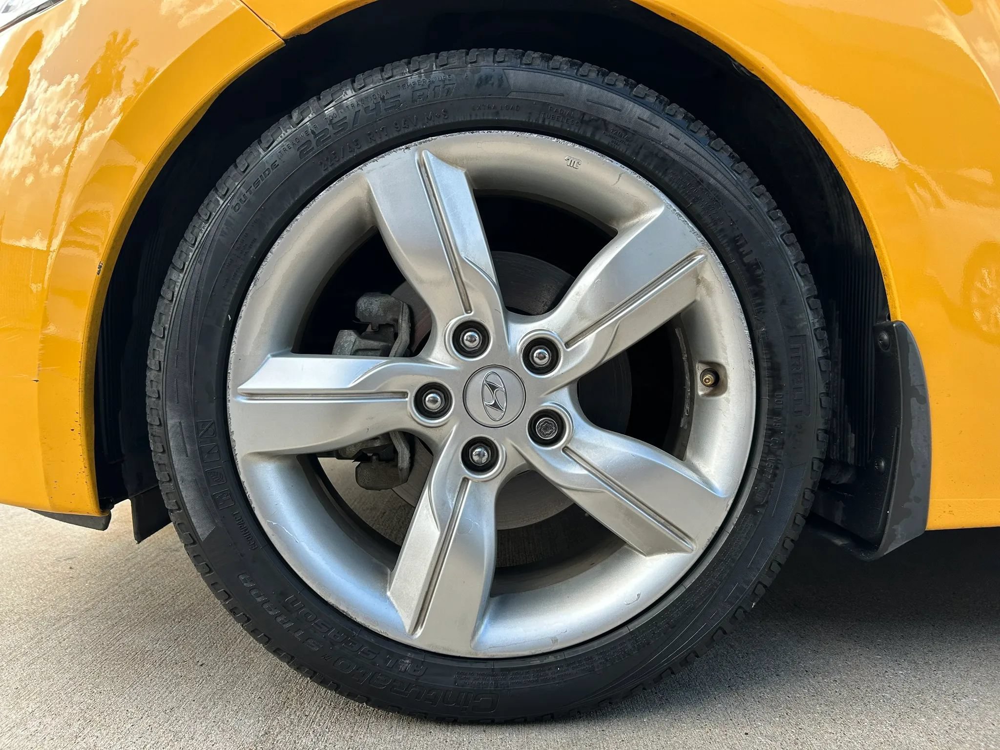 Used 2013 Hyundai Veloster FWD image 25