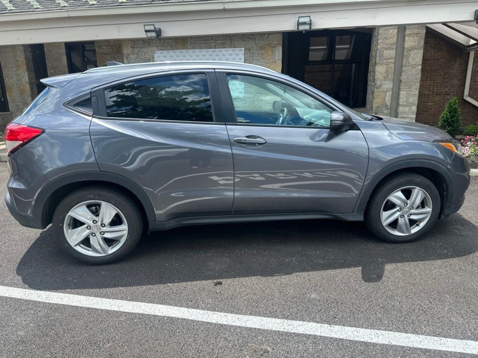 Used 2019 Honda HR-V EX image 8